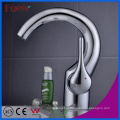 Fyeer Cromo Crooked Bico Único Handle Hot &amp; Cold Water Lavatório Torneira Misturadora